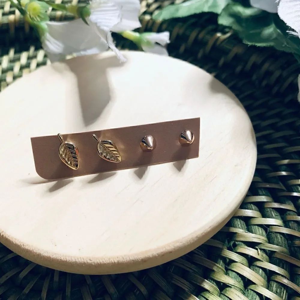 Lucky Brand 2 pairs of gold stud earrings - Picture 2 of 4